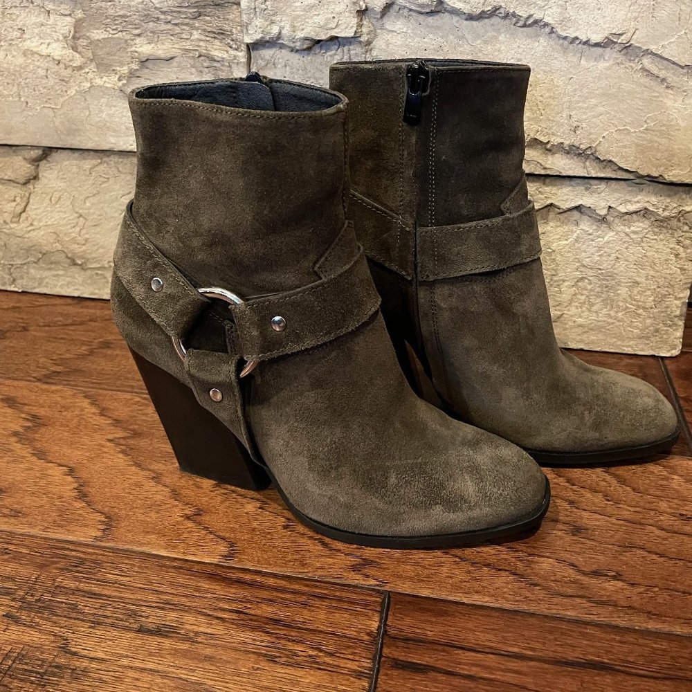 Vince Camuto Buckle booties Size 38